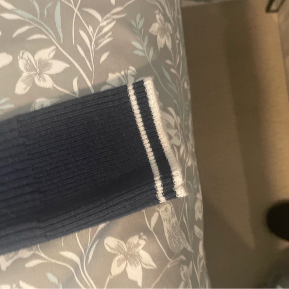 American Eagle Dark Blue Sweater - Picture 4 of 7